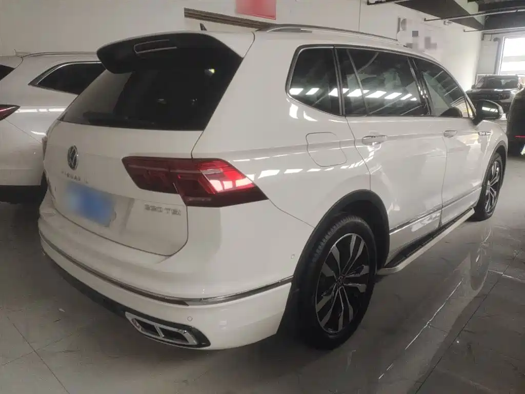 Tiguan L 2022 330TSI automatic two-wheel drive R-Line version купить на сайте DeffCars
