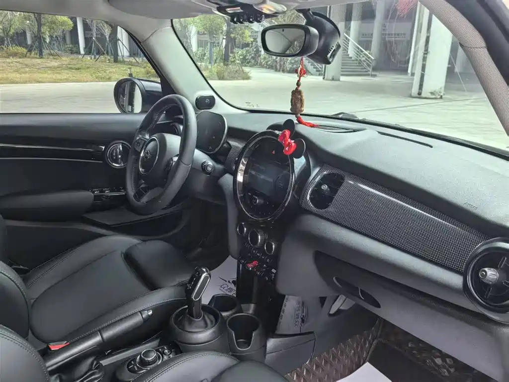 MINI 2022 2.0T COOPER S Classic Five-Door Edition купить на сайте DeffCars