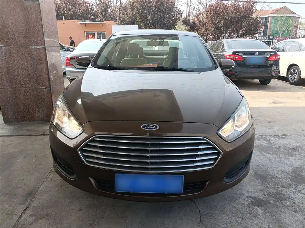 Escort 2017 facelift 1.5L manual comfort type купить на сайте DeffCars