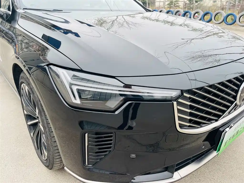 Volvo S90 plug-in hybrid 2026 plug-in hybrid four-wheel drive long range Zhiya luxury version купить на сайте DeffCars