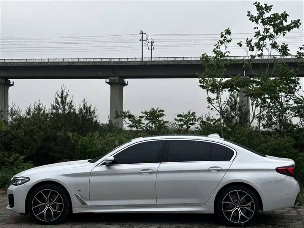 BMW 5 Series 2022 facelift 530Li leading M sports package купить на сайте DeffCars
