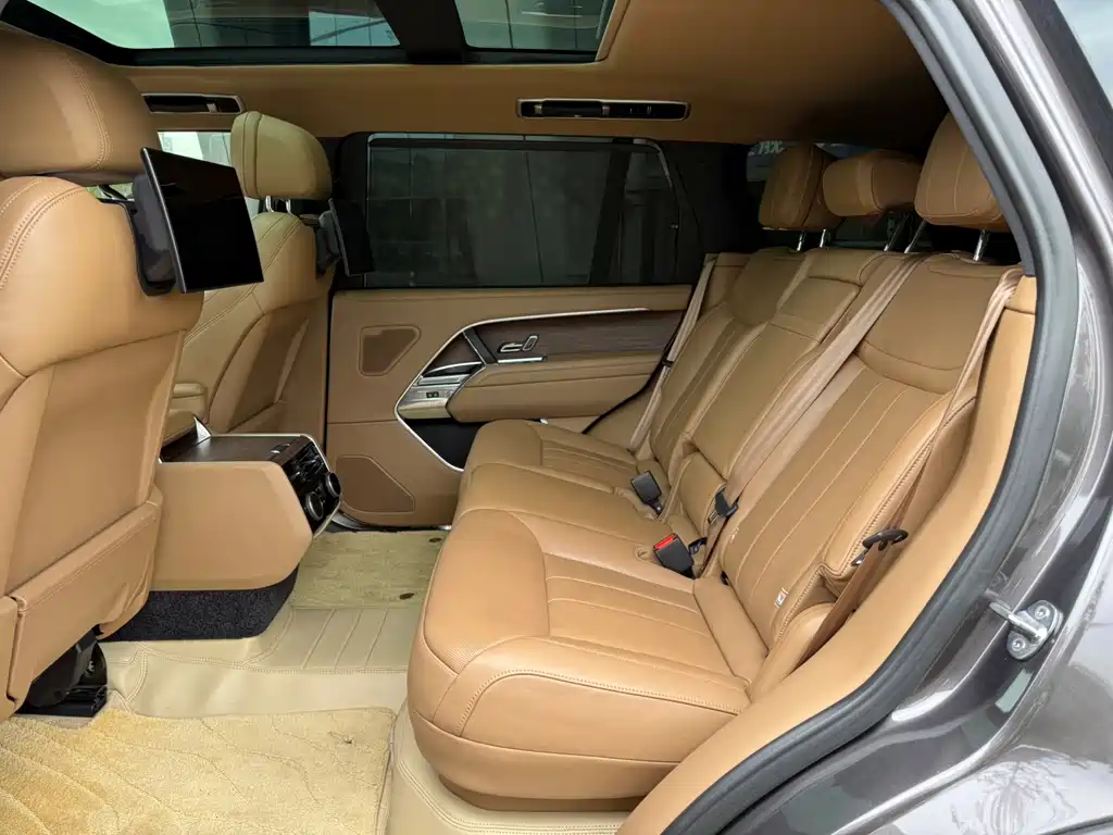 Range Rover 2023 3.0 L6 400PS Genesis Extended Edition купить на сайте DeffCars
