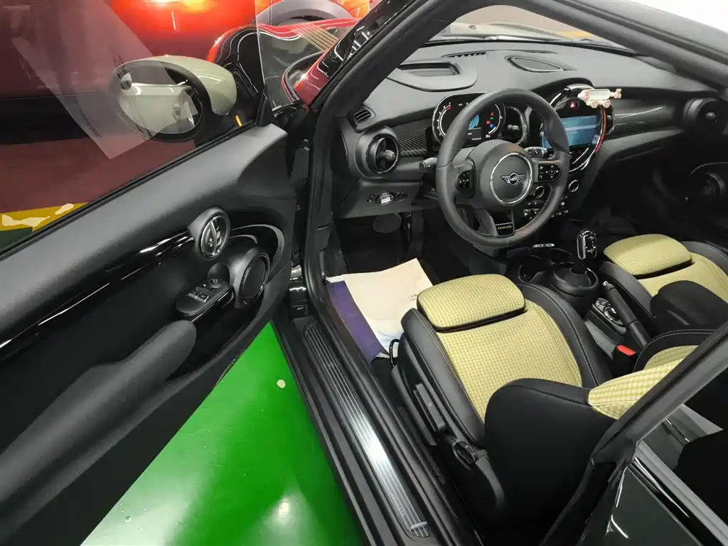 MINI 2023 2.0T COOPER S Artist купить на сайте DeffCars