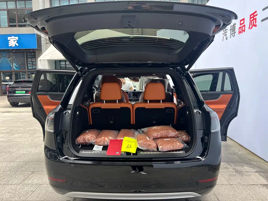 Wenjie M9 2024 extended range Max version 42kWh 6-seater version купить на сайте DeffCars