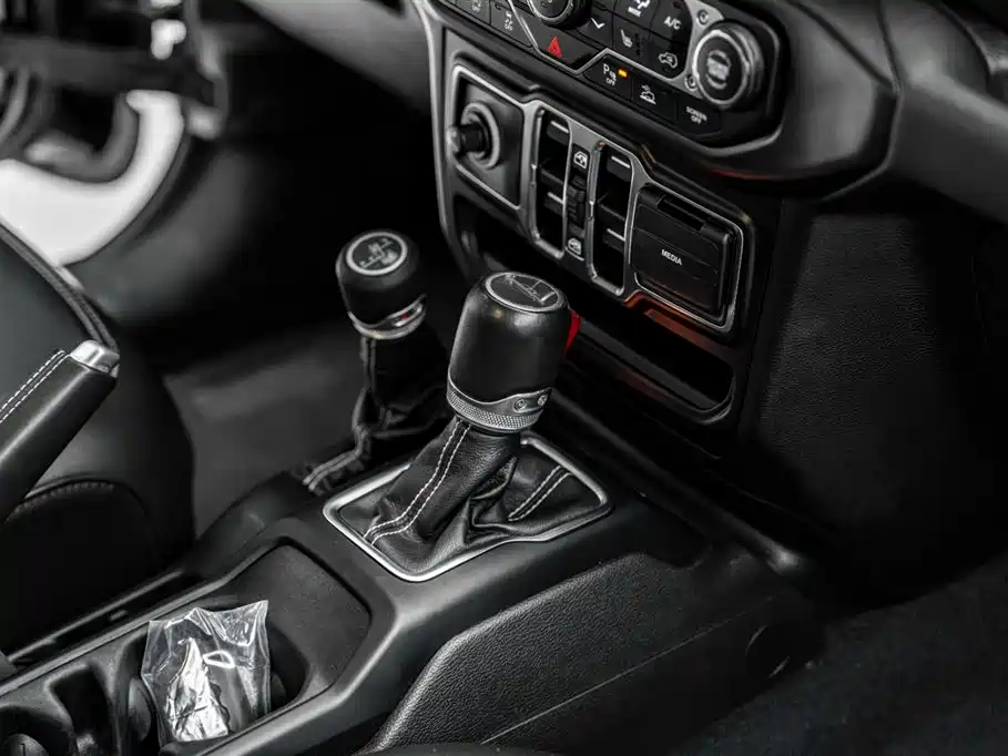 Gladiator 2022 3.6L advance version купить на сайте DeffCars