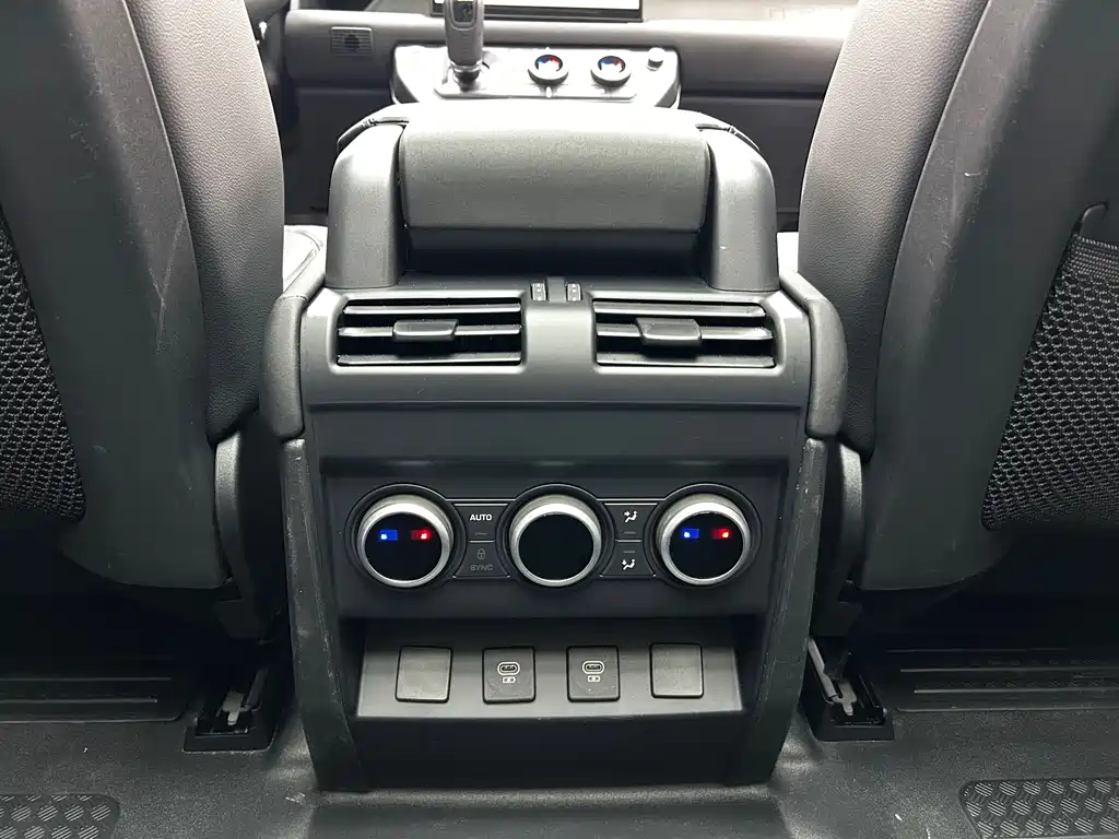 Land Rover Defender 2024 90 2.0T P300 S купить на сайте DeffCars