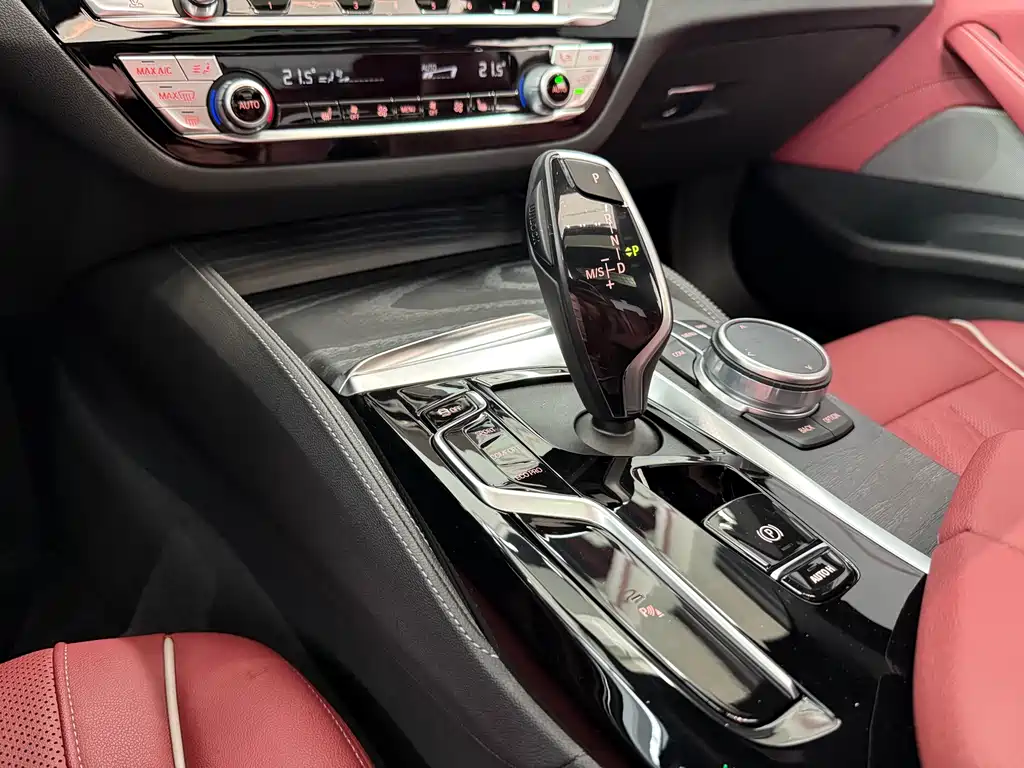 BMW 5 Series 2021 530Li Leading M Sports Package купить на сайте DeffCars