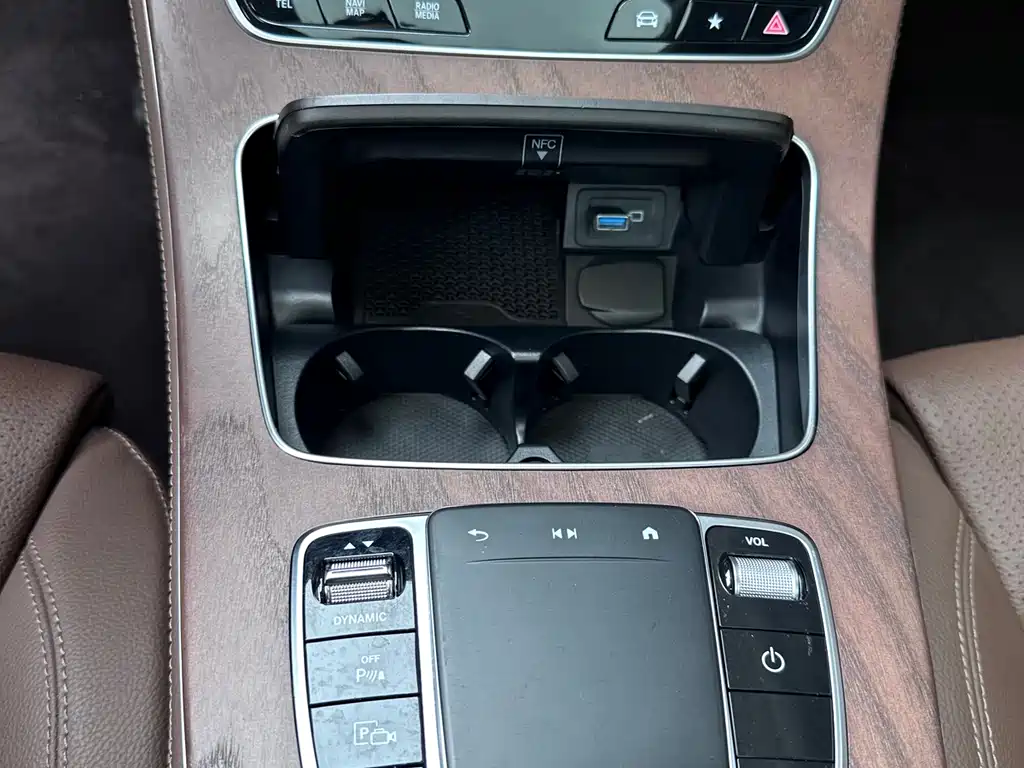 Mercedes-Benz E-Class 2023 E 260 L купить на сайте DeffCars