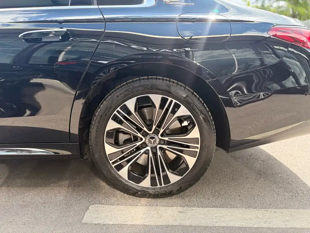 Mercedes-Benz E-Class New Energy 2024 E 350 e L plug-in hybrid sedan купить на сайте DeffCars