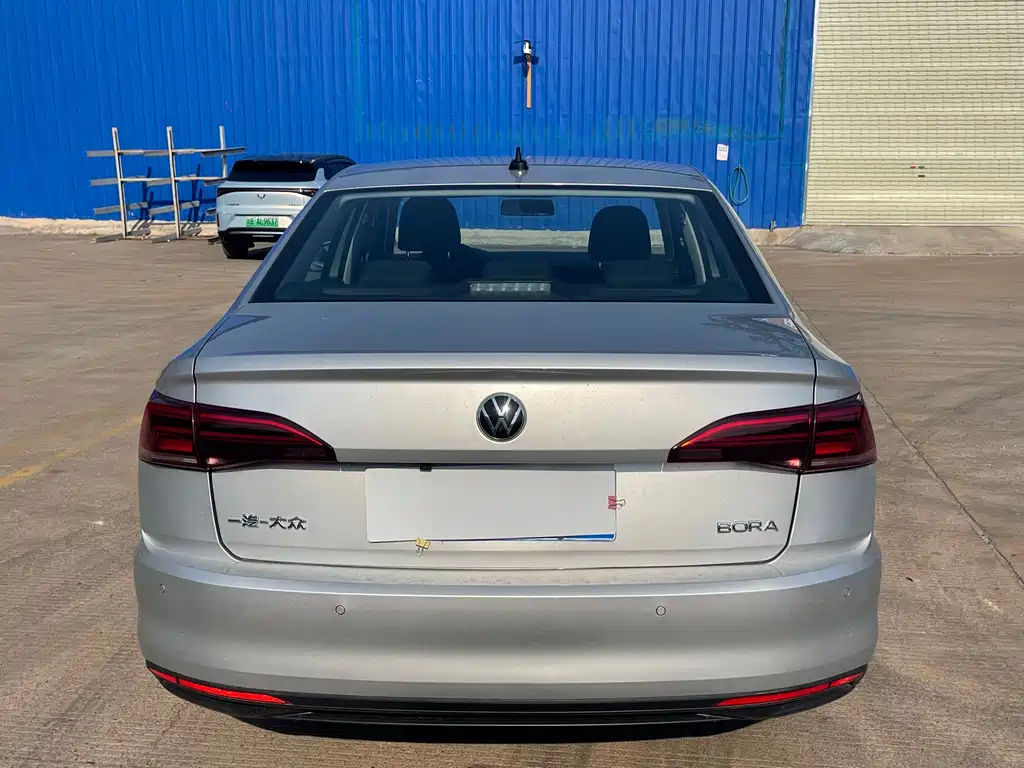 Bora 2021 1.5L automatic fashion smart connected version купить на сайте DeffCars