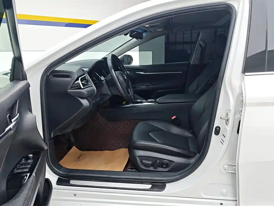 Camry 2021 2.0G Deluxe Edition купить на сайте DeffCars