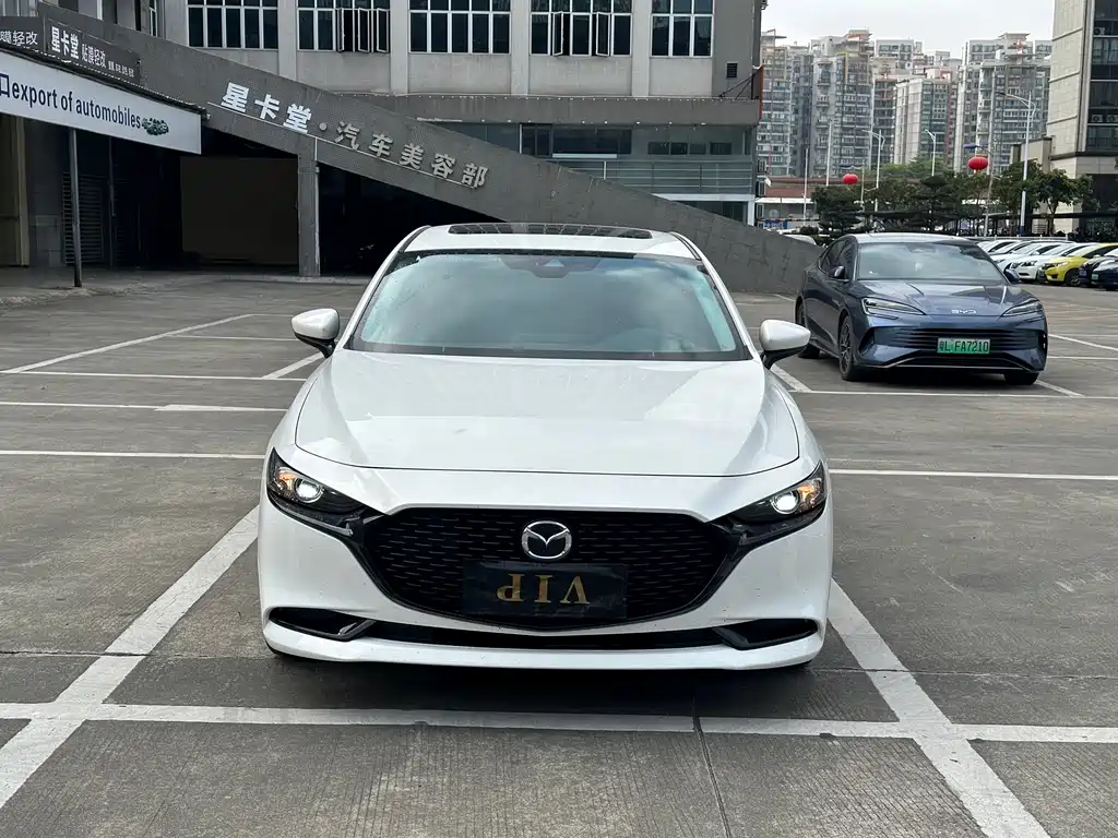 Mazda3 Angkesela 2022 2.0L Automatic Premium Edition купить на сайте DeffCars
