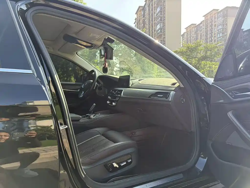 BMW 5 Series 2020 530Li Exclusive Luxury Package купить на сайте DeffCars