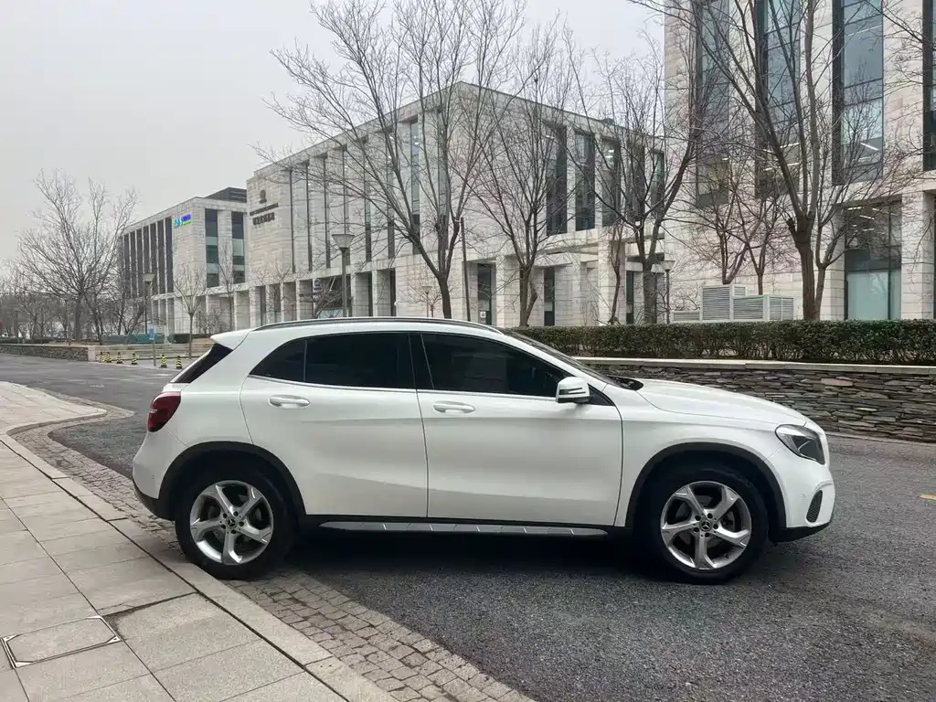 Mercedes-Benz GLA 2018 GLA 200 Dynamic купить на сайте DeffCars