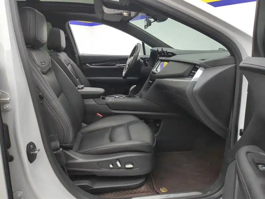 Cadillac XT5 2023 2.0T two-wheel drive fashion model купить на сайте DeffCars