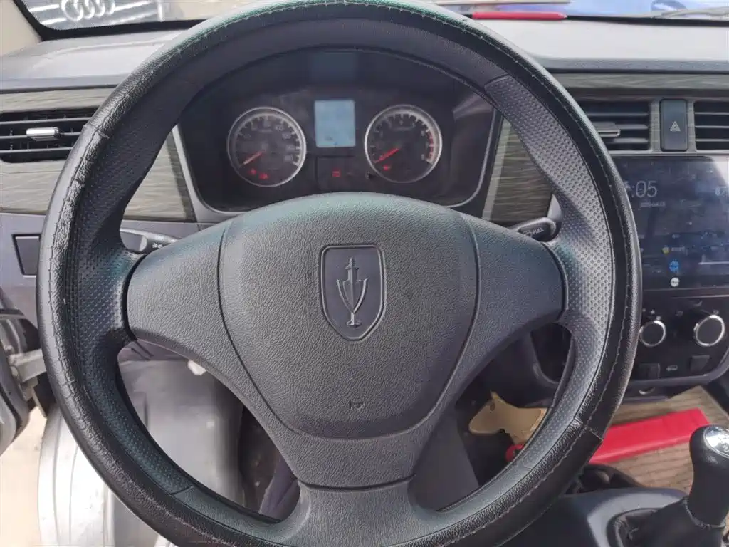 Hiace X30 2023 model 1.5L super luxury van 2/5 seats non-air conditioning version SWC15M купить на сайте DeffCars