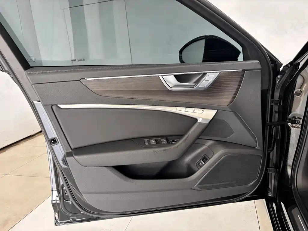 Audi A6L 2025 45 TFSI quattro premium dynamic model купить на сайте DeffCars