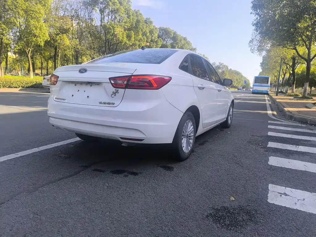 Escort 2017 facelift 1.5L automatic comfort model купить на сайте DeffCars