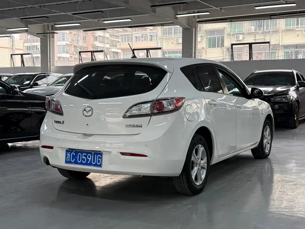 Mazda 3 Star 2015 Hatchback 1.6L Automatic Elite купить на сайте DeffCars