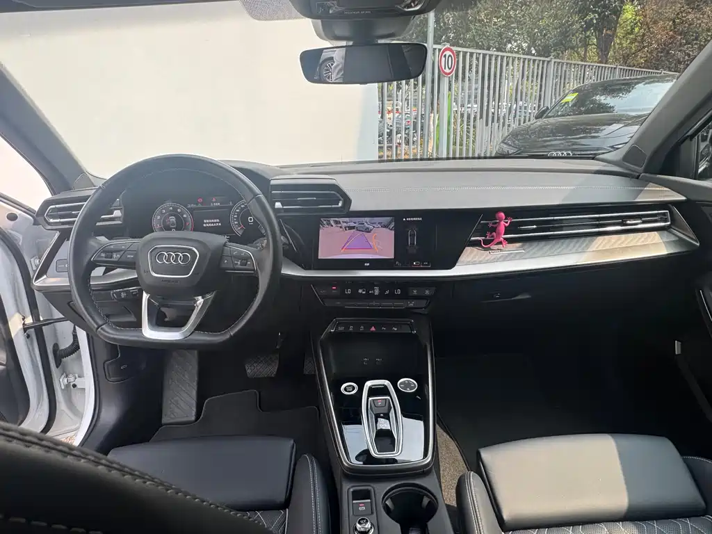 Audi A3 2025 A3L Limousine 35TFSI Flying Spur Exclusive купить на сайте DeffCars