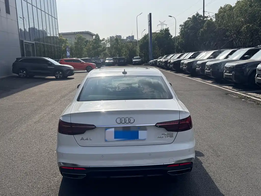Audi A4L 2020 40 TFSI Fashionable and Elegant купить на сайте DeffCars