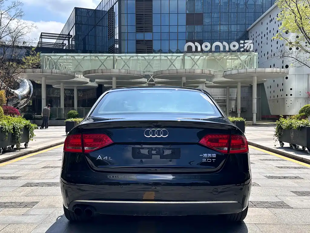 Audi A4L 2011 2.0 TFSI Standard купить на сайте DeffCars