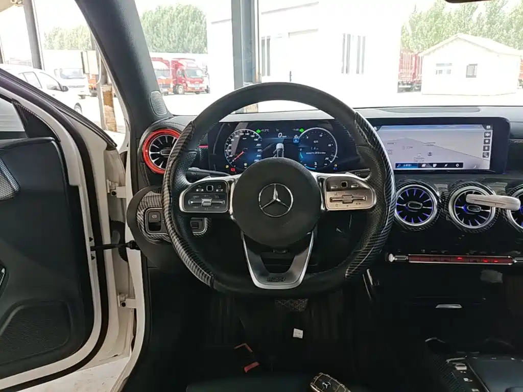 Mercedes A-Class 2022 facelift A 200 L sports sedan and fashionable model купить на сайте DeffCars