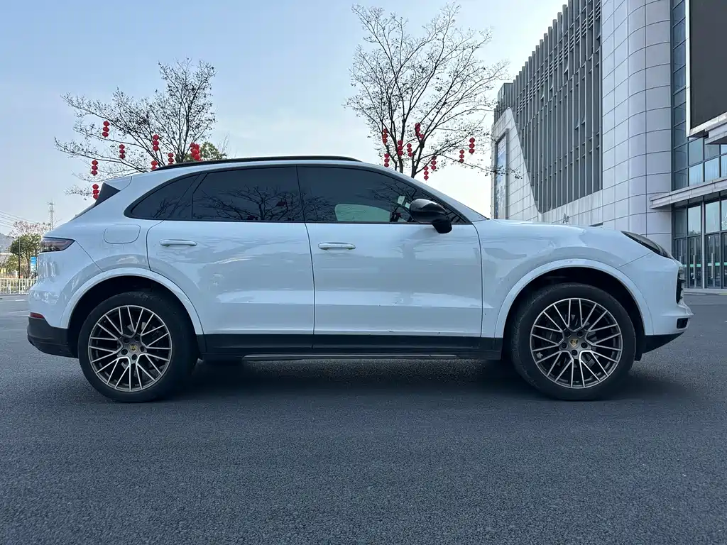 Cayenne 2023 Cayenne 3.0T Platinum Edition купить на сайте DeffCars
