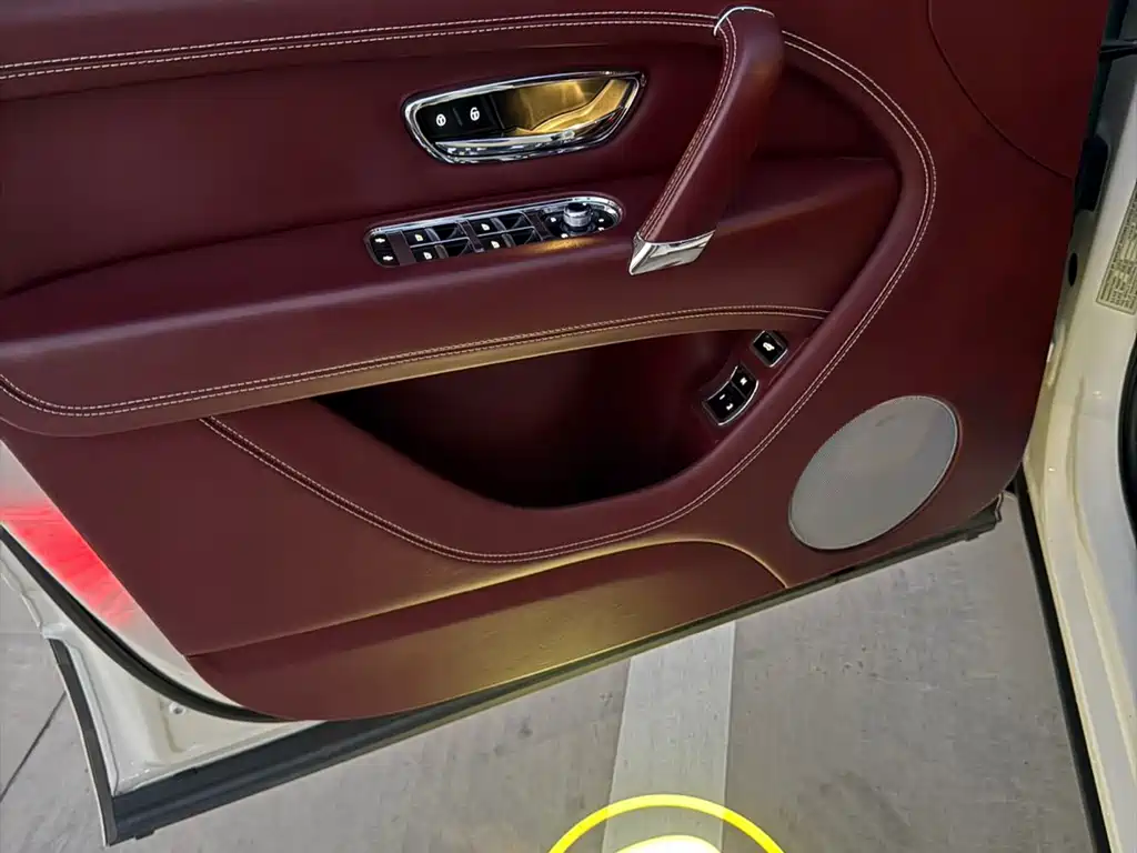 Bentayga 2018 4.0T V8 купить на сайте DeffCars