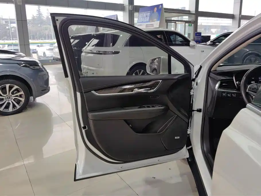Cadillac XT5 2018 25T luxury model купить на сайте DeffCars