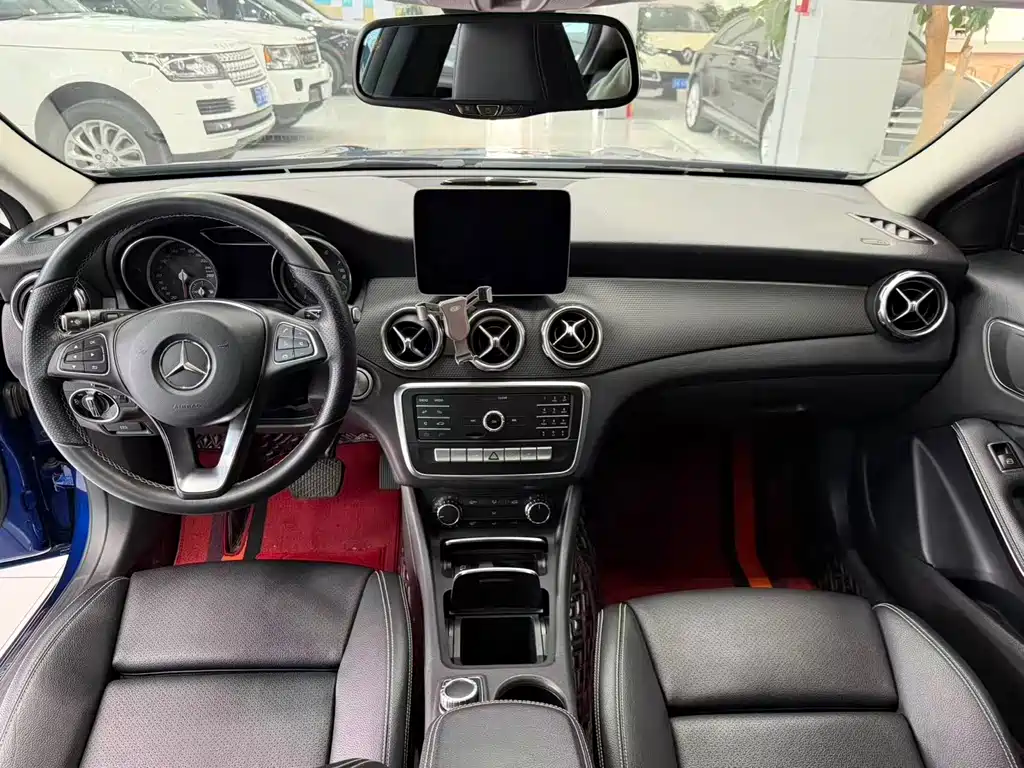 Mercedes-Benz GLA 2018 GLA 200 Dynamic купить на сайте DeffCars