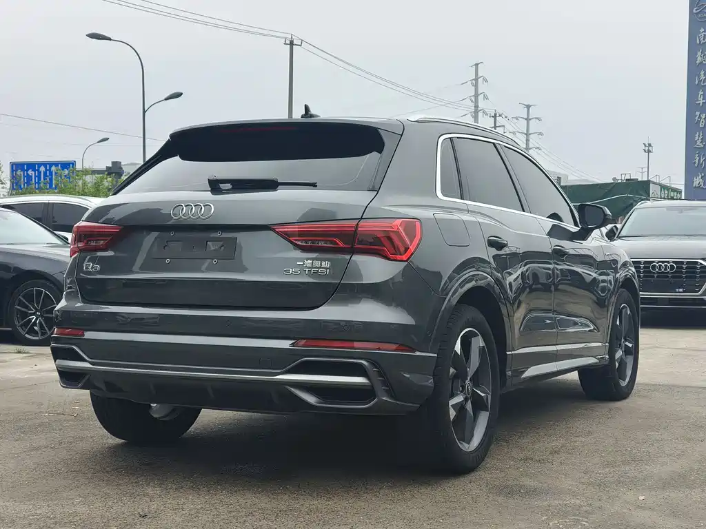 Audi Q3 2022 35 TFSI Fashionable and Dynamic купить на сайте DeffCars