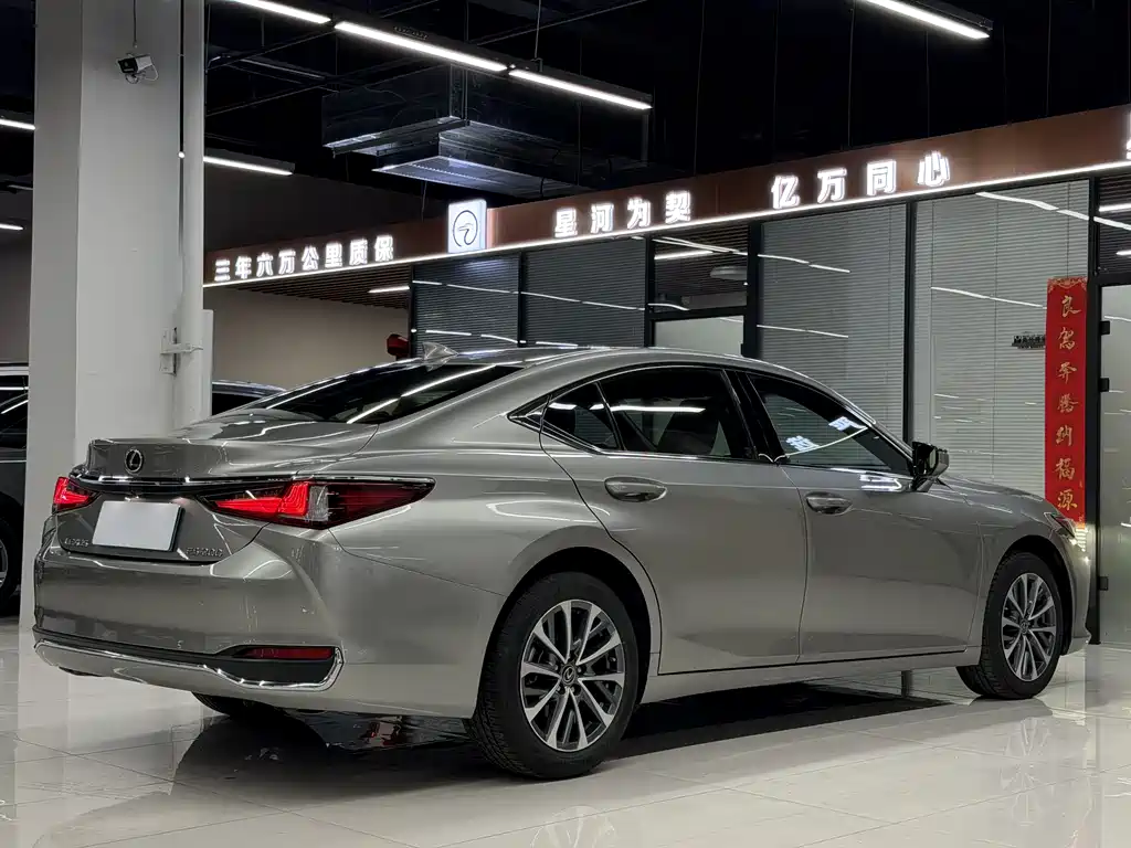 Lexus ES 2023 200 Excellence Edition купить на сайте DeffCars