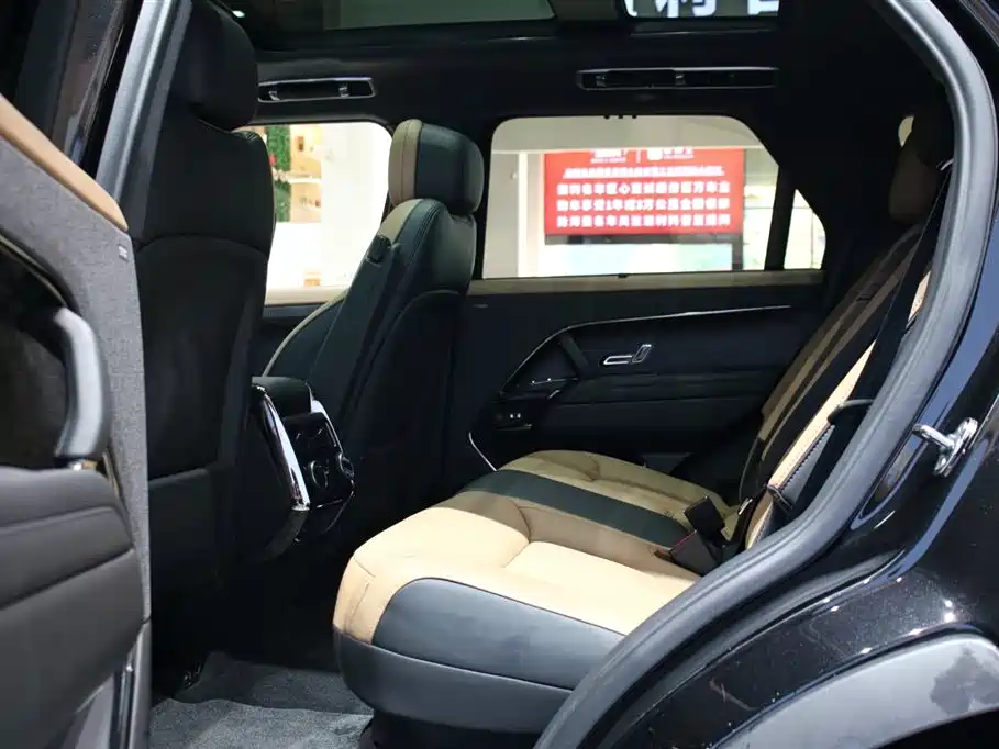 Range Rover Sport 2024 400PS Model Edition купить на сайте DeffCars