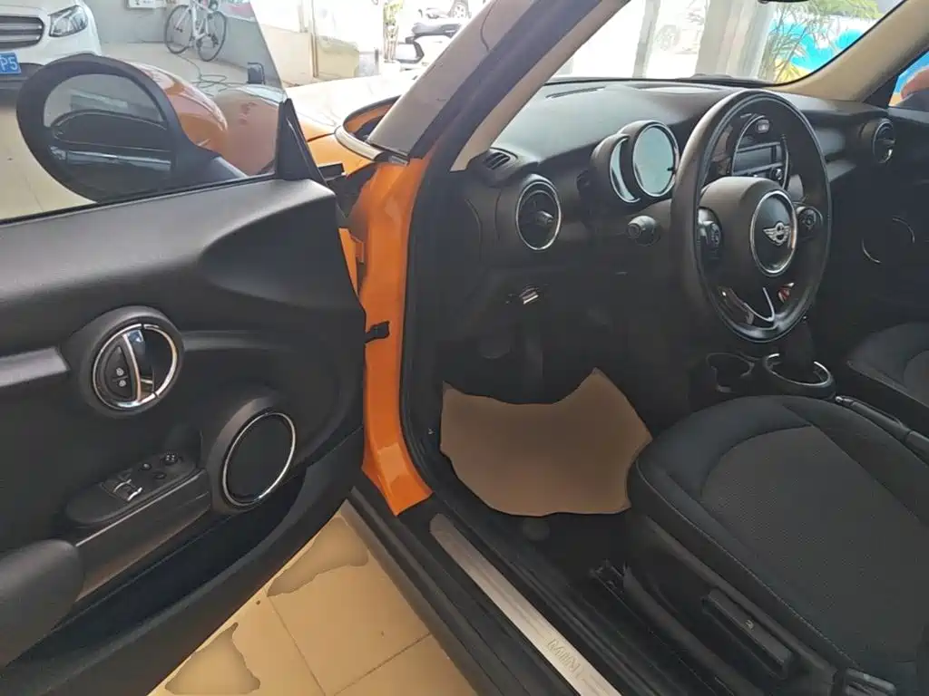 MINI 2016 1.2T ONE Avant-Garde купить на сайте DeffCars