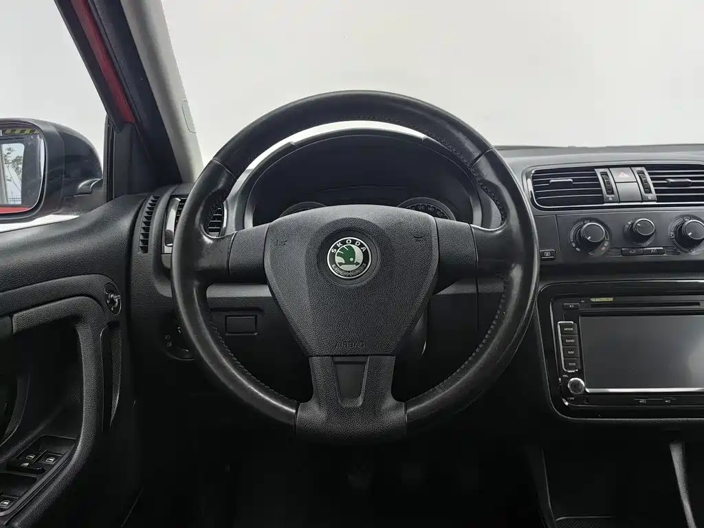 Fabia 2011 1.6L manual cool black version купить на сайте DeffCars