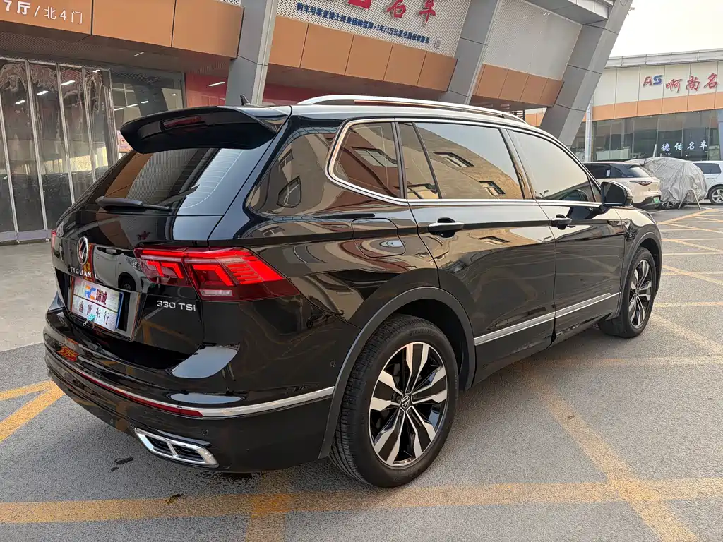 Tiguan L 2024 Outstanding Model 330TSI Automatic Two-wheel Drive R-Line Longyao Edition купить на сайте DeffCars