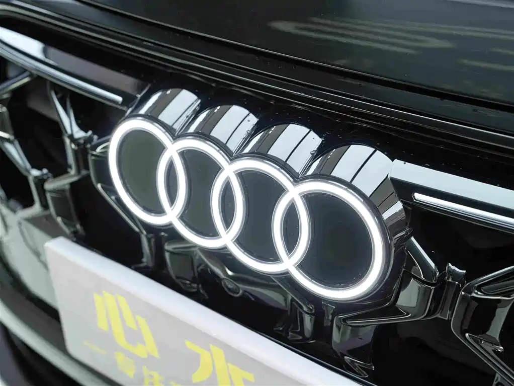 Audi Q5L 2026 2.0T smart hybrid exclusive model купить на сайте DeffCars