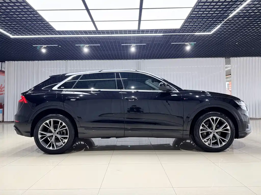 Audi Q8 2019 55 TFSI luxury and dynamic model купить на сайте DeffCars