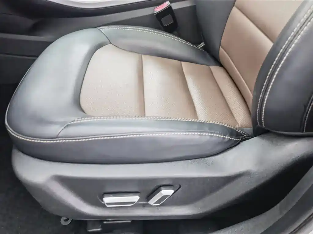 Emgrand GS 2018 Sports Edition 1.4T Automatic Premium Model купить на сайте DeffCars