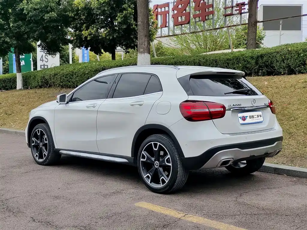 Mercedes-Benz GLA 2017 GLA 220 4MATIC Fashion Model купить на сайте DeffCars