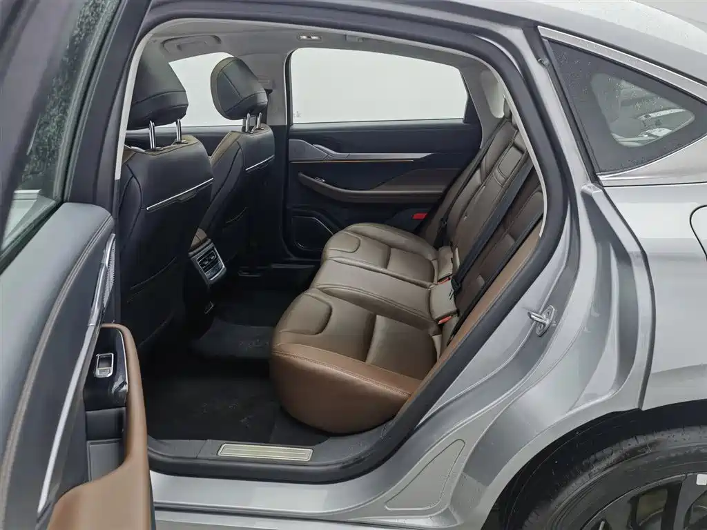 Lincoln Z 2024 2.0T two-wheel drive premium hybrid version купить на сайте DeffCars