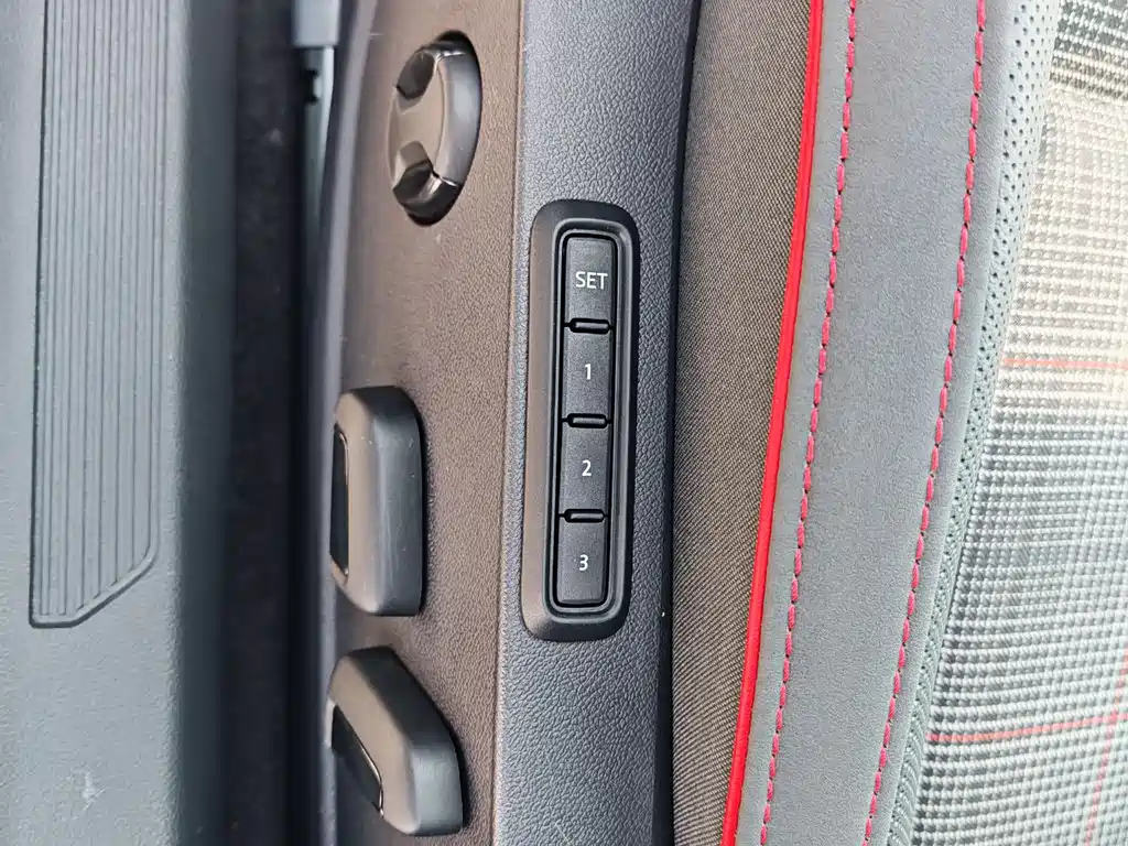 Golf GTI 2023 380TSI DSG GTI купить на сайте DeffCars