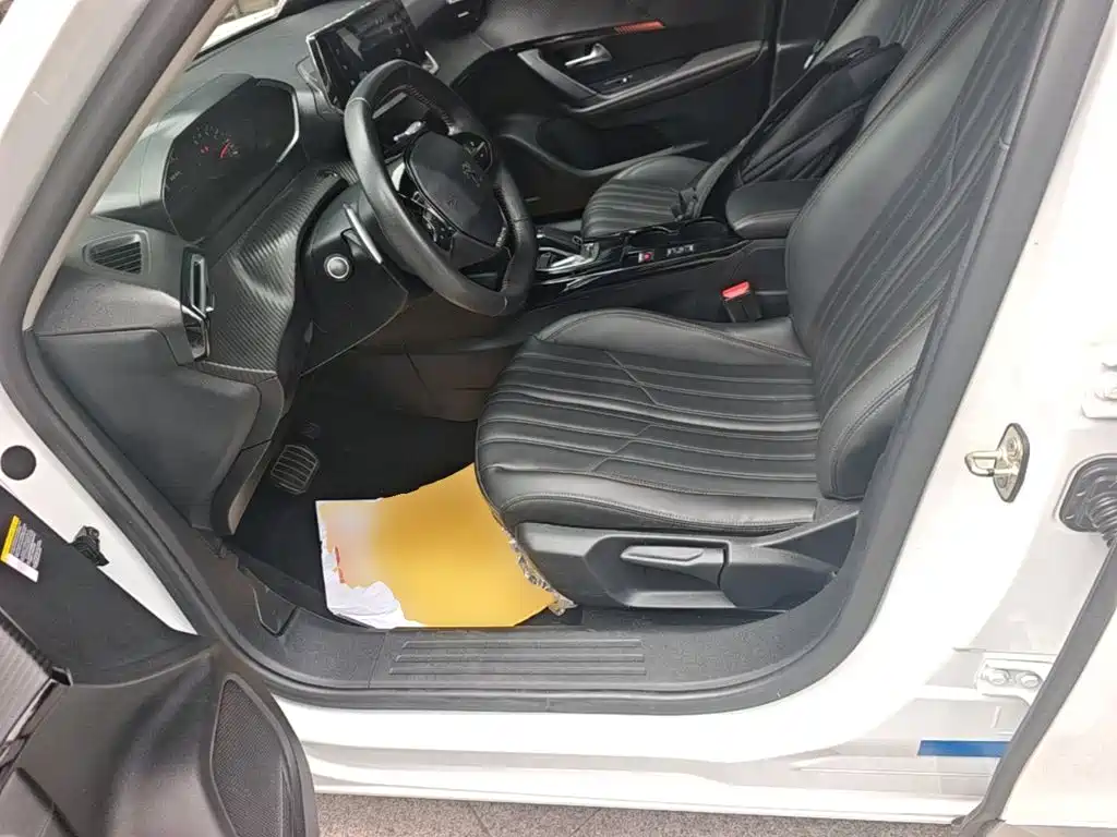 Peugeot 2008 2020 230THP Fashion Skylight Edition купить на сайте DeffCars