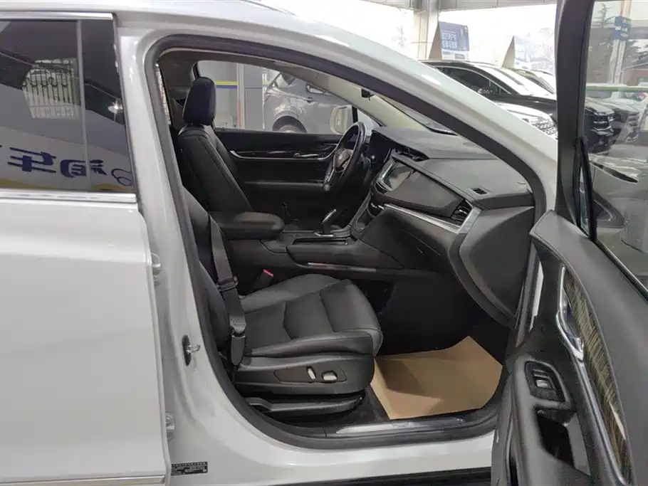 Cadillac XT5 2018 25T luxury model купить на сайте DeffCars
