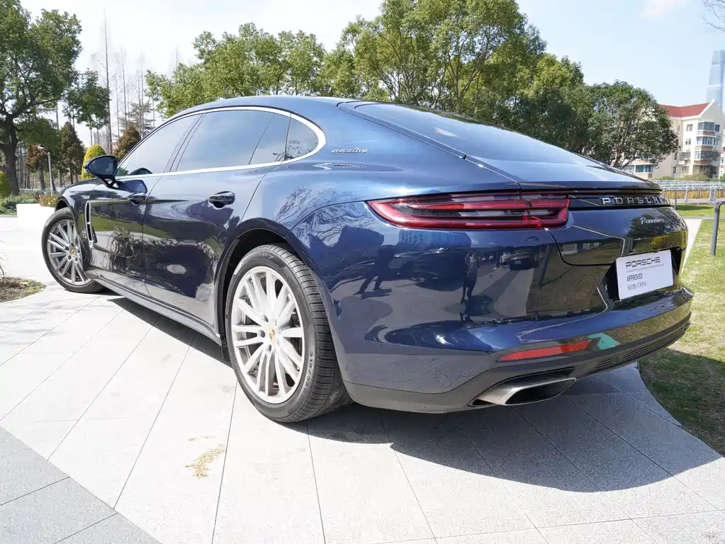 Panamera 2017 Panamera Executive Extended Edition 3.0T купить на сайте DeffCars