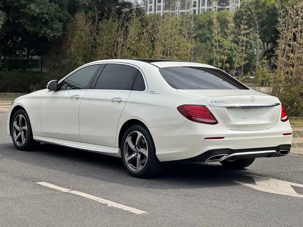 Mercedes-Benz E-Class 2017 E 300 L Sporty and Stylish купить на сайте DeffCars