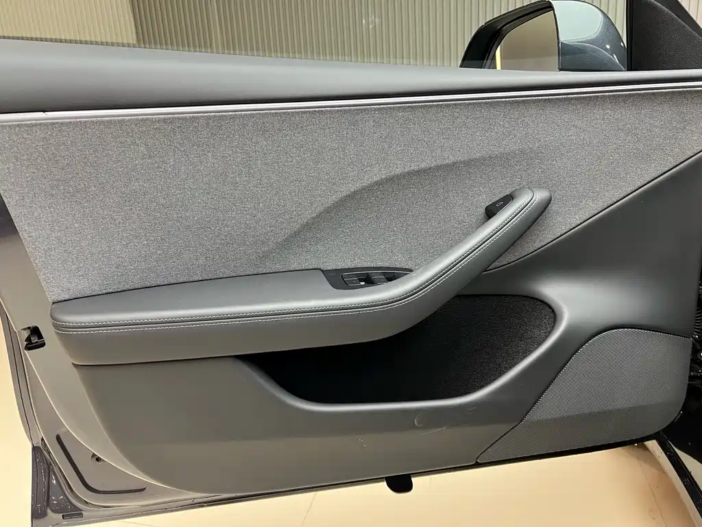 Model 3 2025 facelift rear-wheel drive version купить на сайте DeffCars
