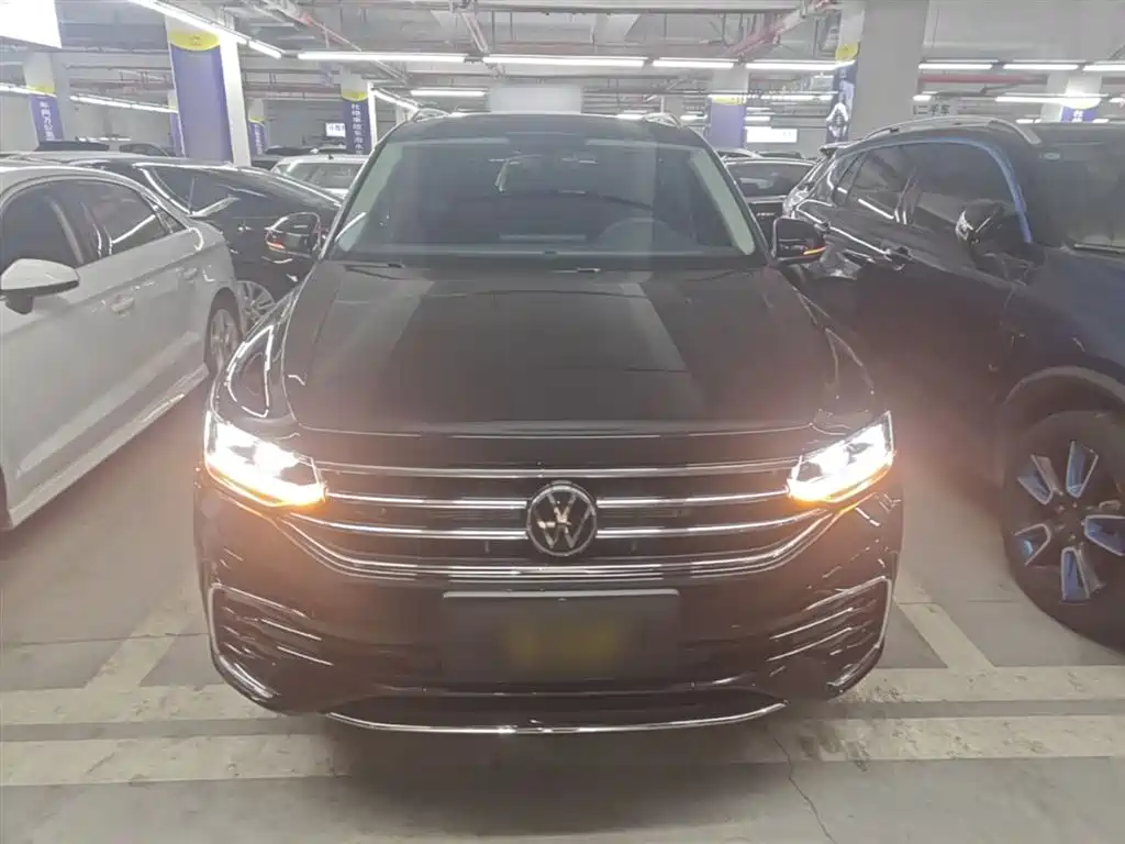 Tiguan L 2025 model 330TSI automatic two-wheel drive R-Line Longyao Edition купить на сайте DeffCars