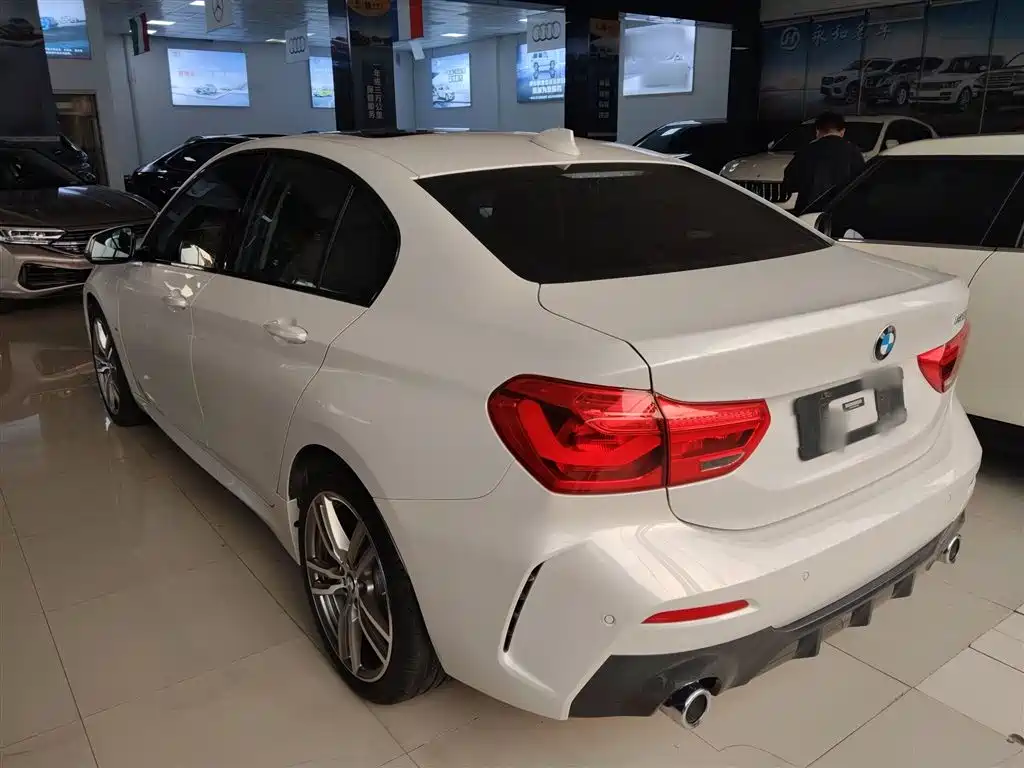 BMW 1 Series 2019 120i Leading M Sports Package купить на сайте DeffCars